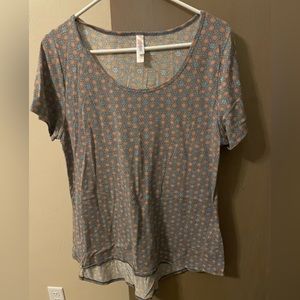 LuLaRoe Irma Top Size XL short Sleeves & rounded Neck